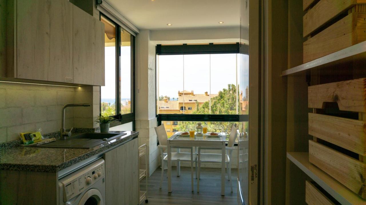 Apartment Aloha Playa Malaga เบนัลมาเดนา ภายนอก รูปภาพ