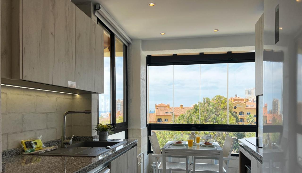 Apartment Aloha Playa Malaga เบนัลมาเดนา ภายนอก รูปภาพ