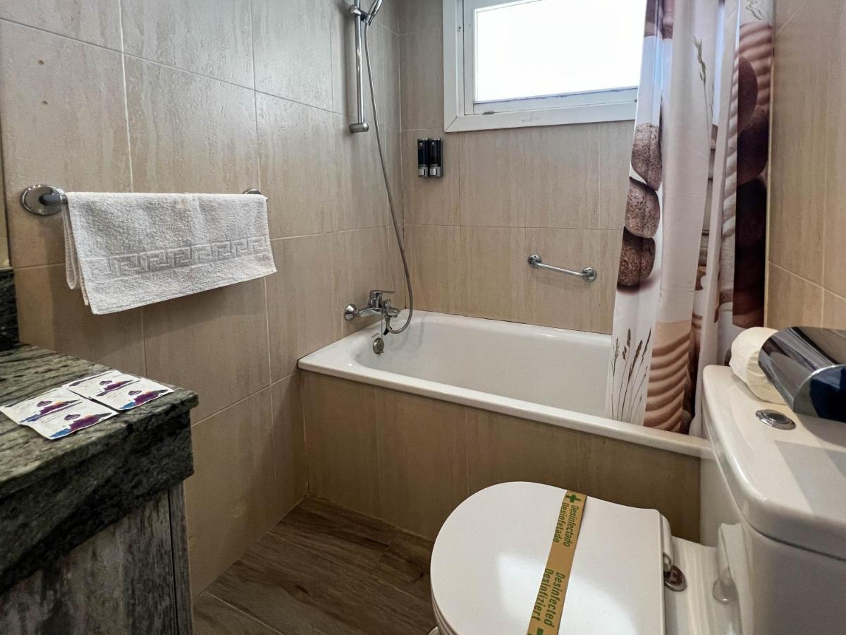 Apartment Aloha Playa Malaga เบนัลมาเดนา ภายนอก รูปภาพ