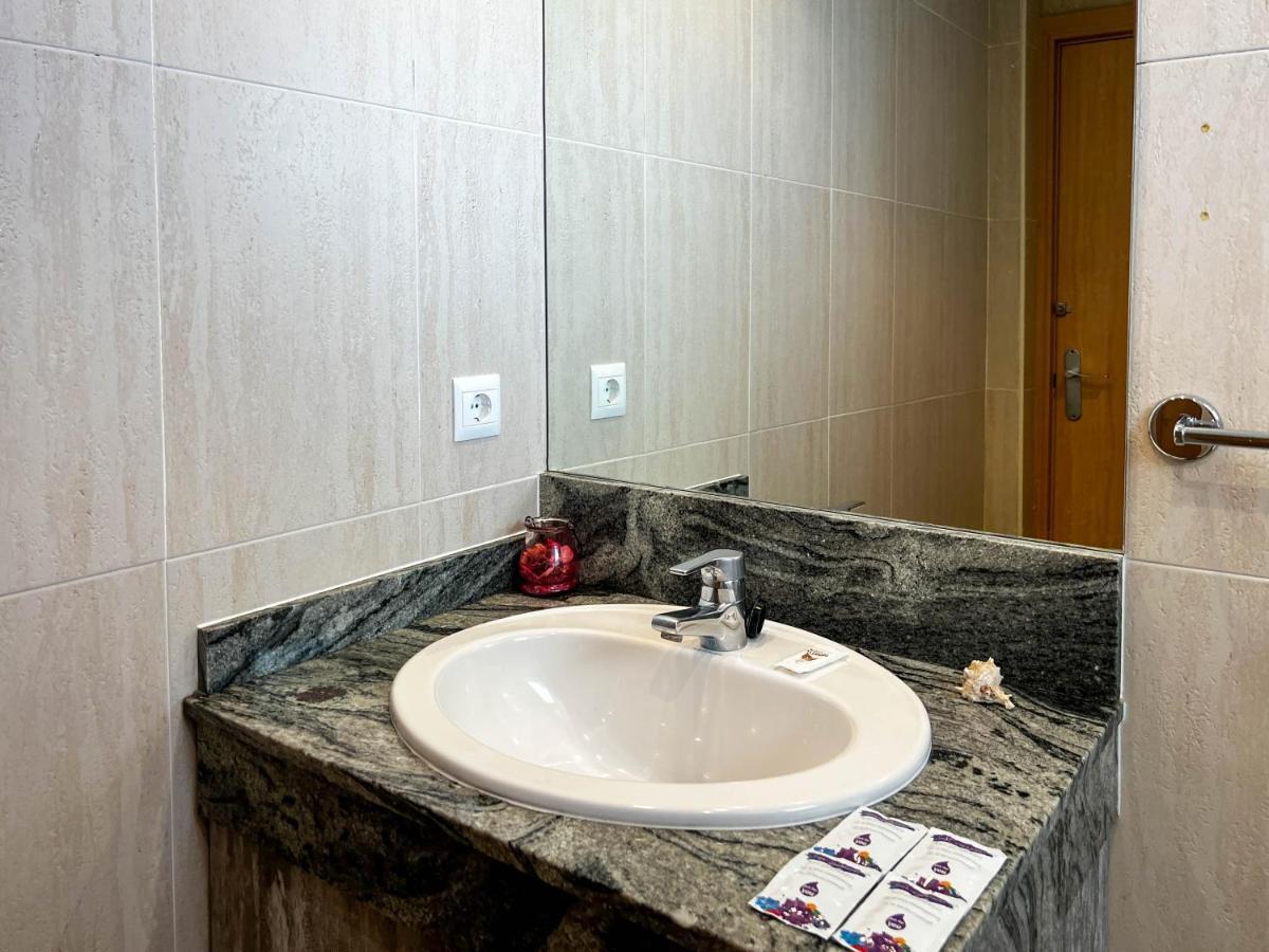 Apartment Aloha Playa Malaga เบนัลมาเดนา ภายนอก รูปภาพ